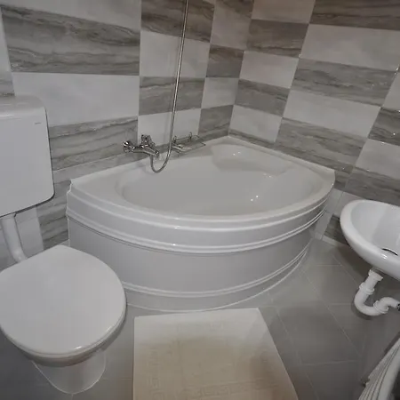 Centrum Panzio Konukevi 4*
